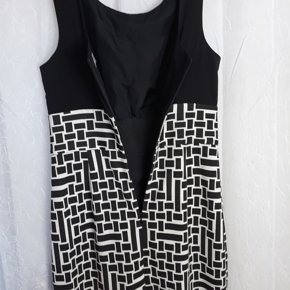 Trina Turk Geometric Sheath Dress - Picture 6 of 7